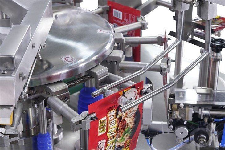 Food Pouch Packing Machine